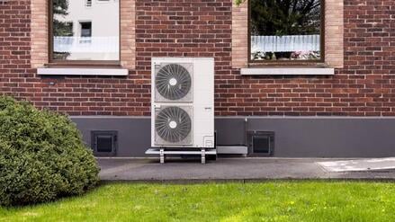 Bei rund 90 Prozent der Altbaugebäude funktioniert die Wärmepumpe, bekräftigt der Energieexperte Volker Quaschning.