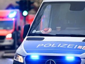 Eine Frau ist nach einer Messerattacke in Mariendorf gestorben. (Symbolbild)