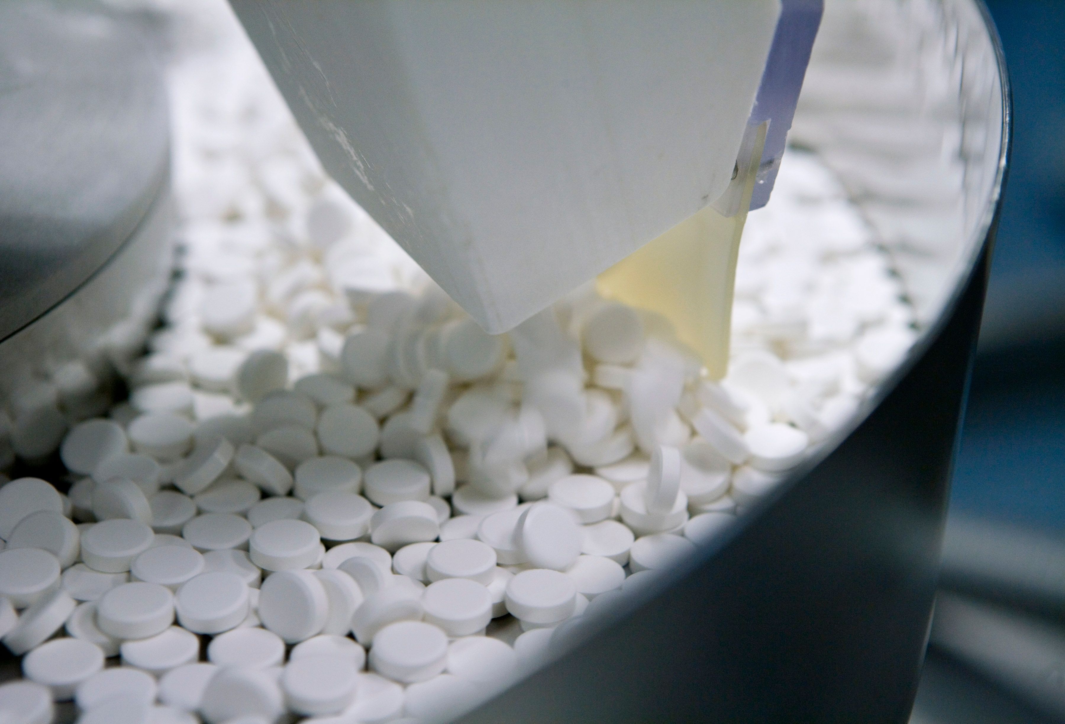 Der Basler Konzern Sandoz produziert den grössten Teil seiner Generika in Europa. Manche Marktbeobachter bezweifeln indes, dass sich die USA Zölle auf Medikamentenkopien leisten können.