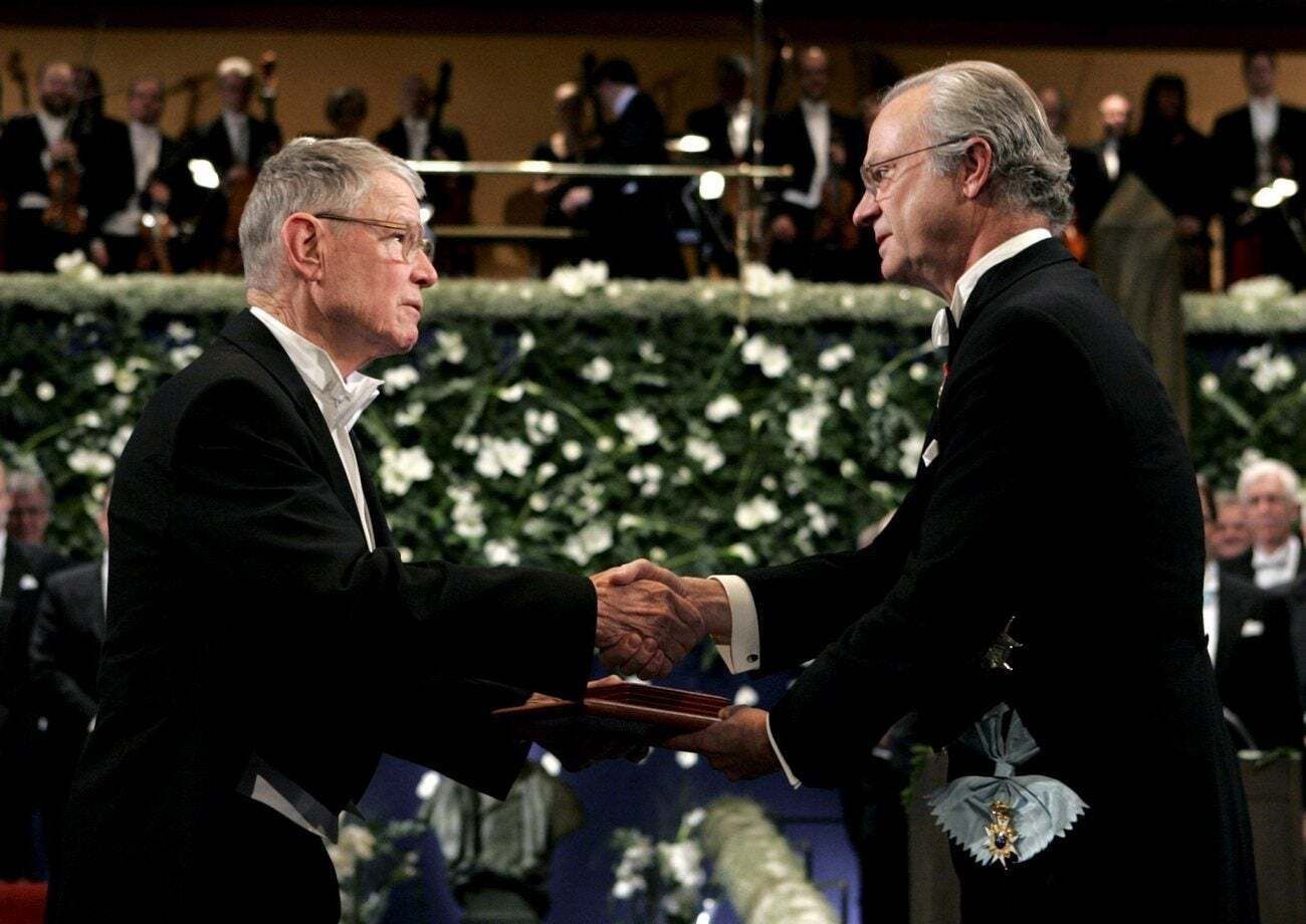 Seit über fünf Jahrzehnten verleiht der Nobelpreis für Wirtschaftswissenschaften der Ökonomie Gewicht und lenkt den Blick der Welt auf ihre drängendsten Fragen.