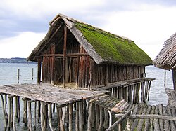 D-BW-Uhldingen-M&uuml;hlhofen - Pfahlbaumuseum - House Schussenried.jpg