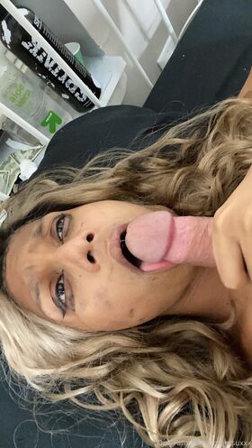 Ember Suxxx Çıplak Sızdırılmış OnlyFans Fotoğrafı 16