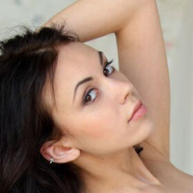 Sheri Vi